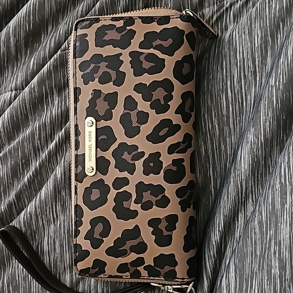 MK clutch